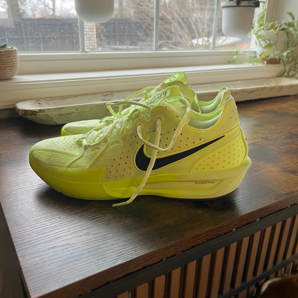NIKE GT CUT BASKETBALL SHOES